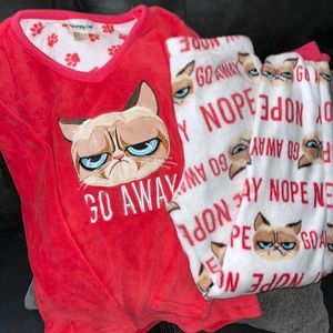Grumpy Cat 2 Piece Pajama Set
